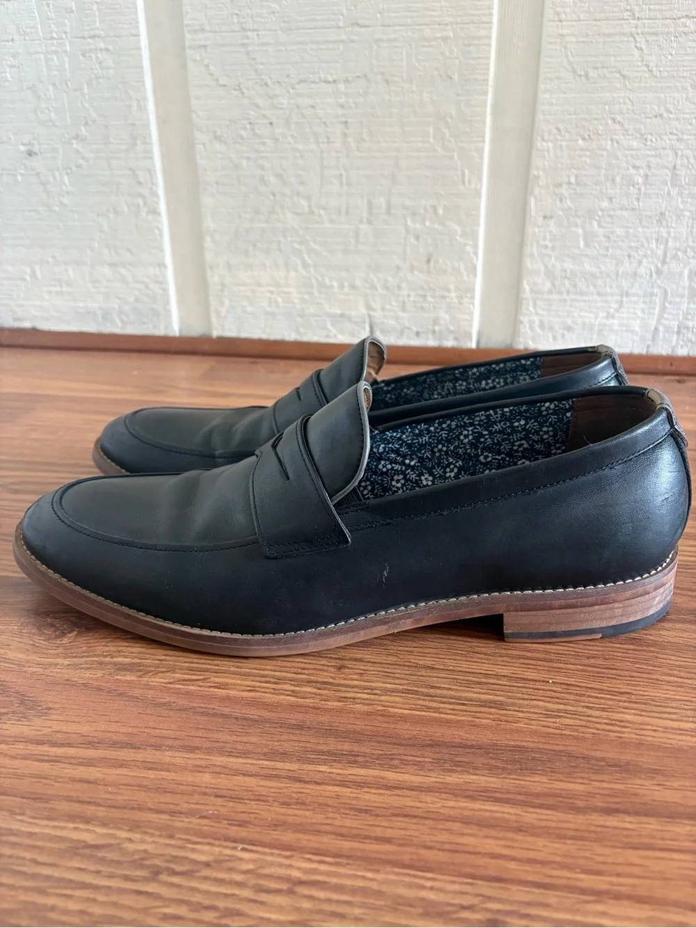 Johnston & Murphy classic black